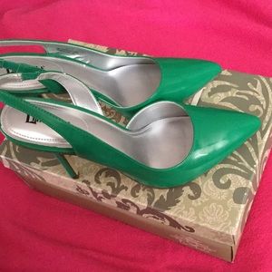 Green pumps