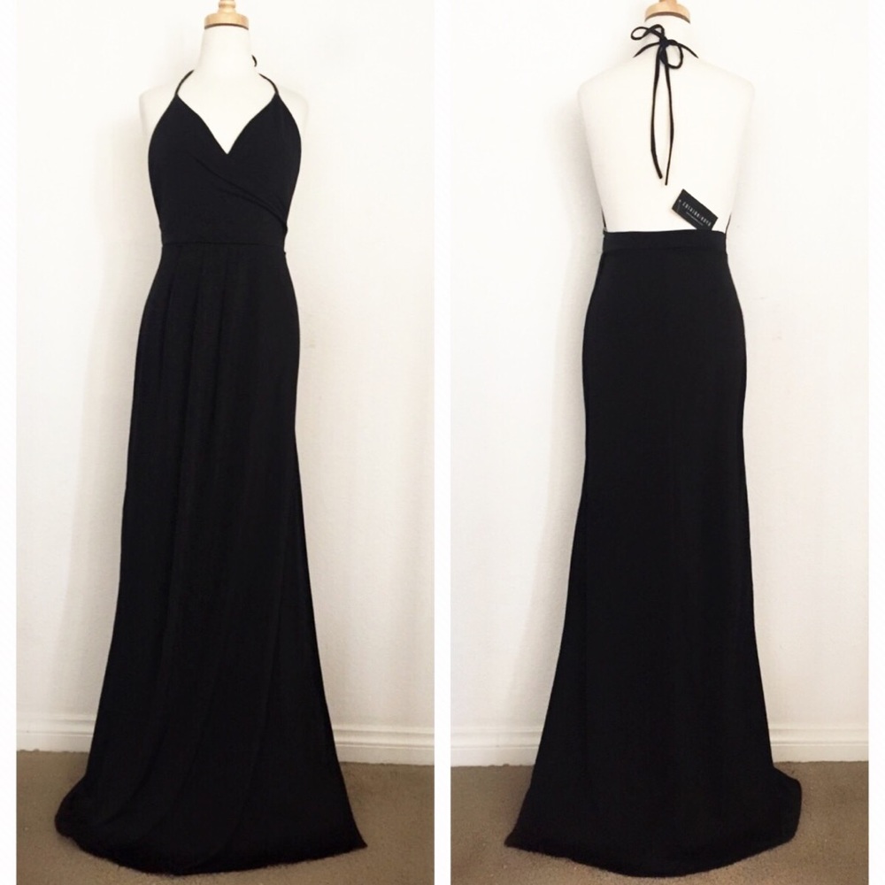 Black Halter Gown w/ Slit (MAKE AN OFFER!)☺️