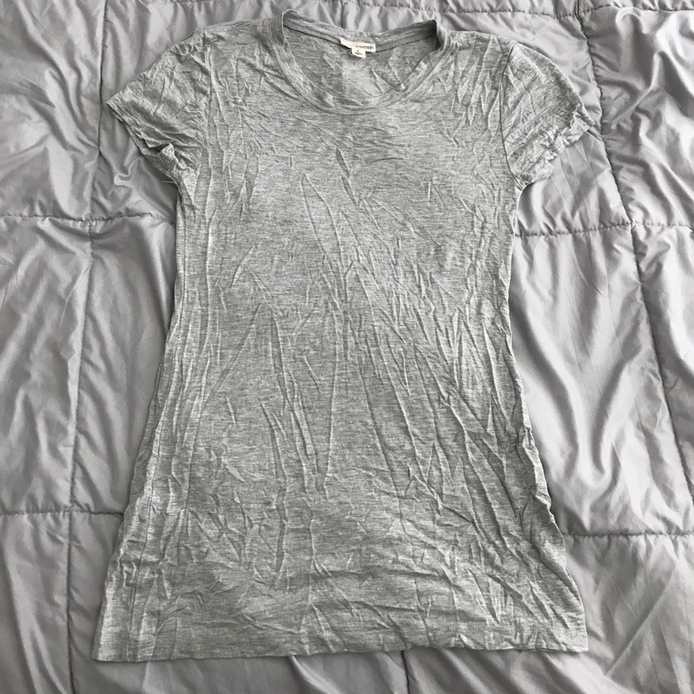 Grey crew neck tee