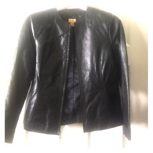 ⭐️Black leather jacket!⭐️