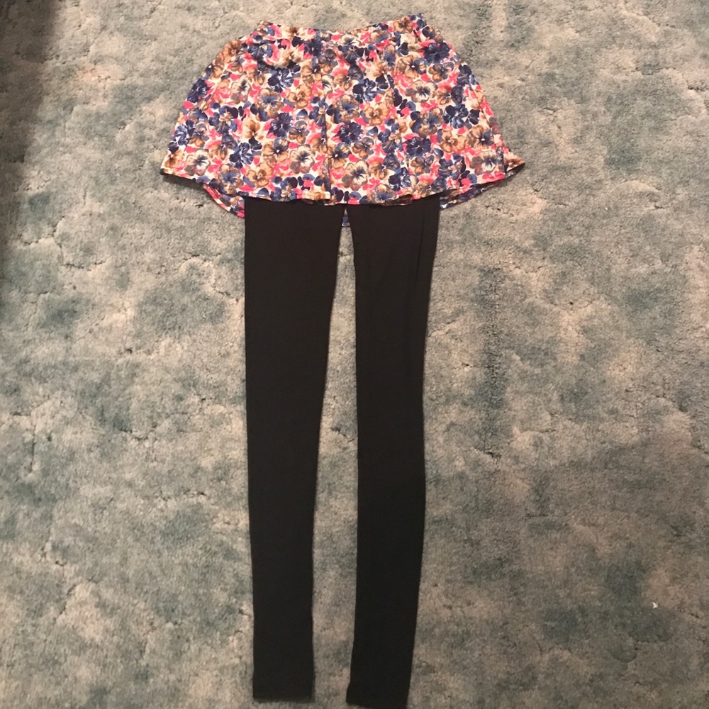 Pretty flower leggings ❤️💙 Made in Korea