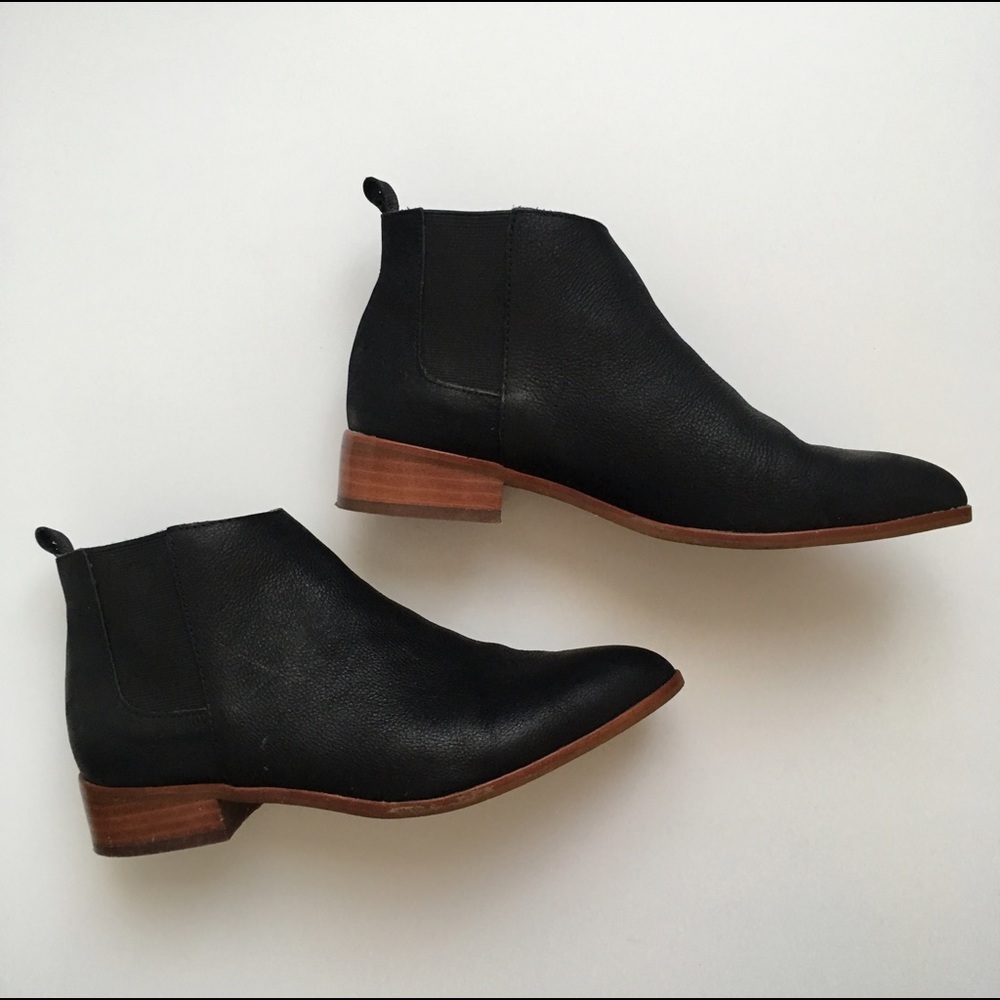 GAP Chelsea Booties