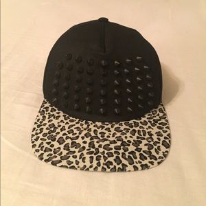 Trucker hat (NEVER WORN)