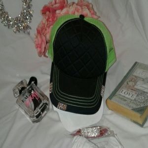 Rhinestones Truckers hat. W/mesh adjustable clip