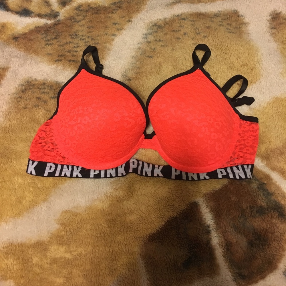 Victoria Secret 32D Bra
