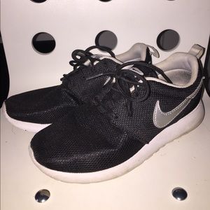 Kid's Nike Roche Shoes