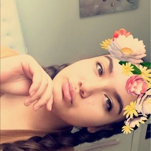 Meet your Posher, Adrienne