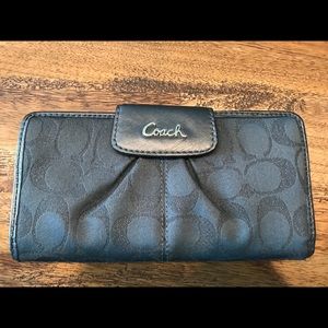 Coach wallet in Silver monogram fabric