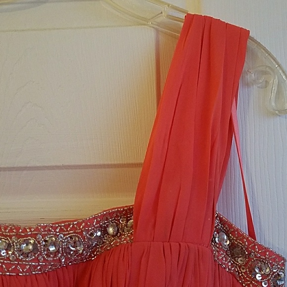 Formal Gown - Picture 4 of 8