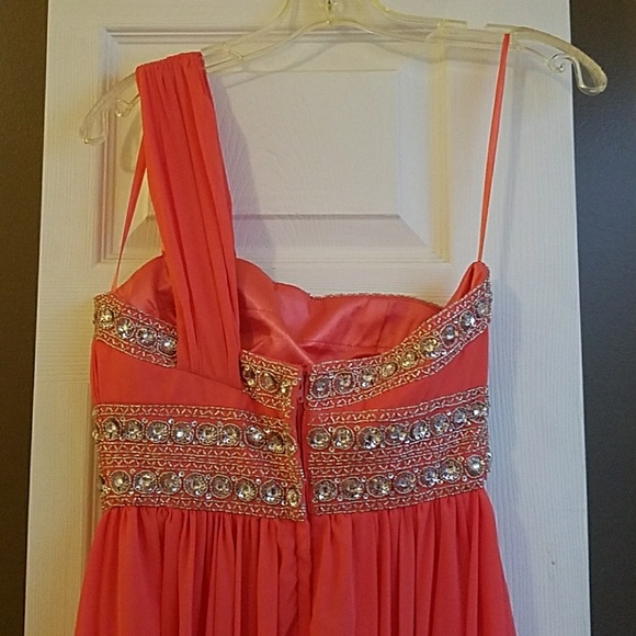 Formal Gown - Picture 6 of 8