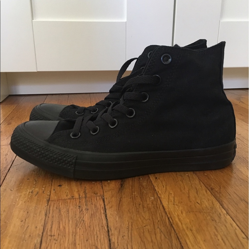 All Black Converse Hi-tops EUC