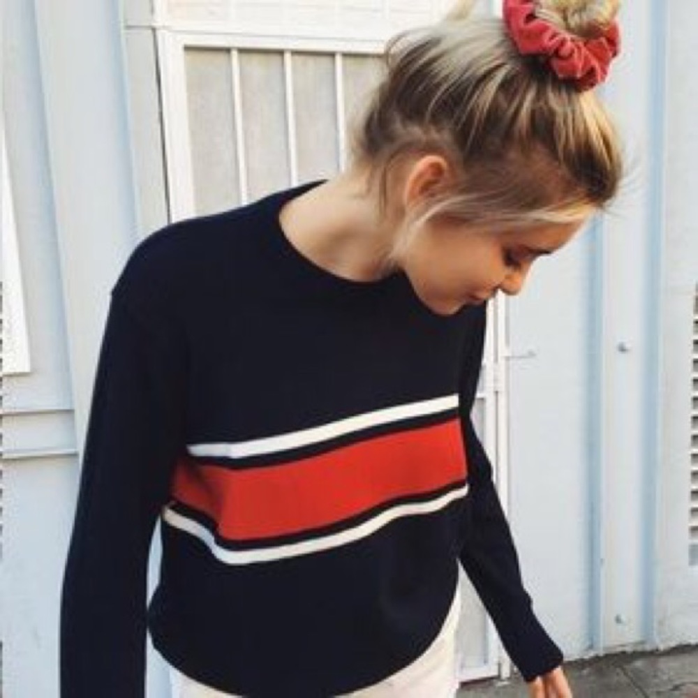 Brandy Melville Jayden sweater navy with red strip