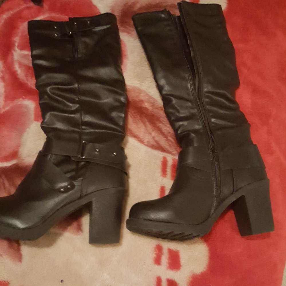 High heeled boots