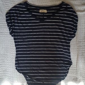 💫 Hollister Striped V-Neck