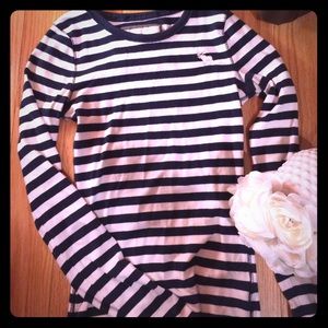 Long sleeved Abercrombie & Fitch top