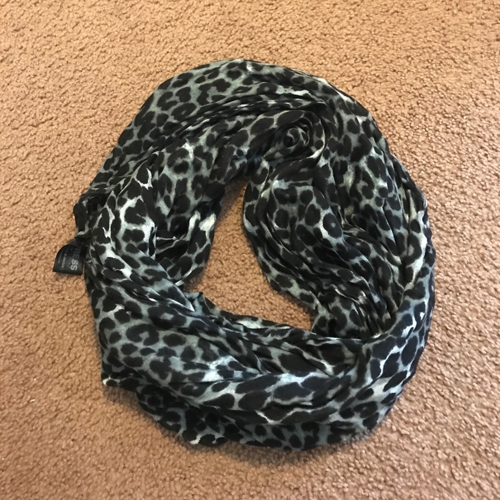 Express infinity scarf