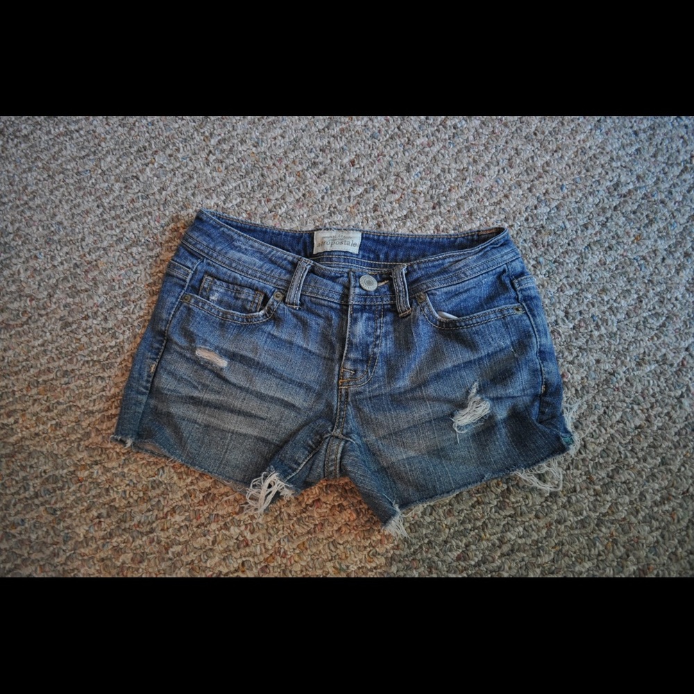 Medium wash jean shorts