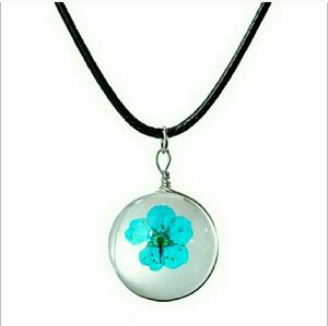 Flower necklace