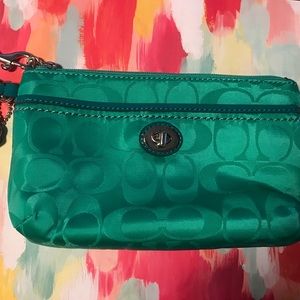 COACH CLUTCH/ WRIST WALLET