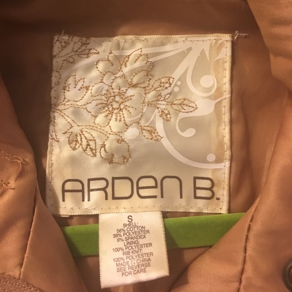 Arden B small gold jacket 💁🏻 Gently Used - Picture 2 of 6