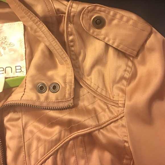 Arden B small gold jacket 💁🏻 Gently Used - Picture 4 of 6