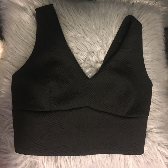 Black crop top - Picture 1 of 4