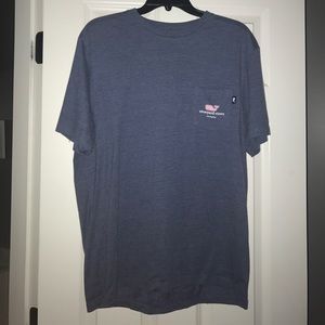 Vineyard Vines blue tshirt