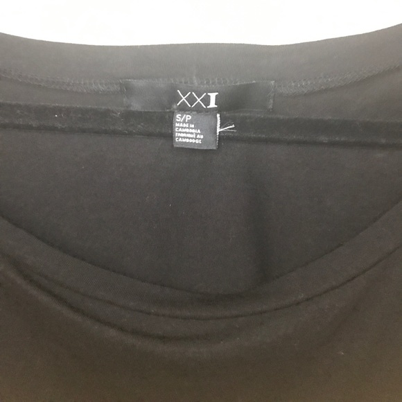 Top - Picture 2 of 4