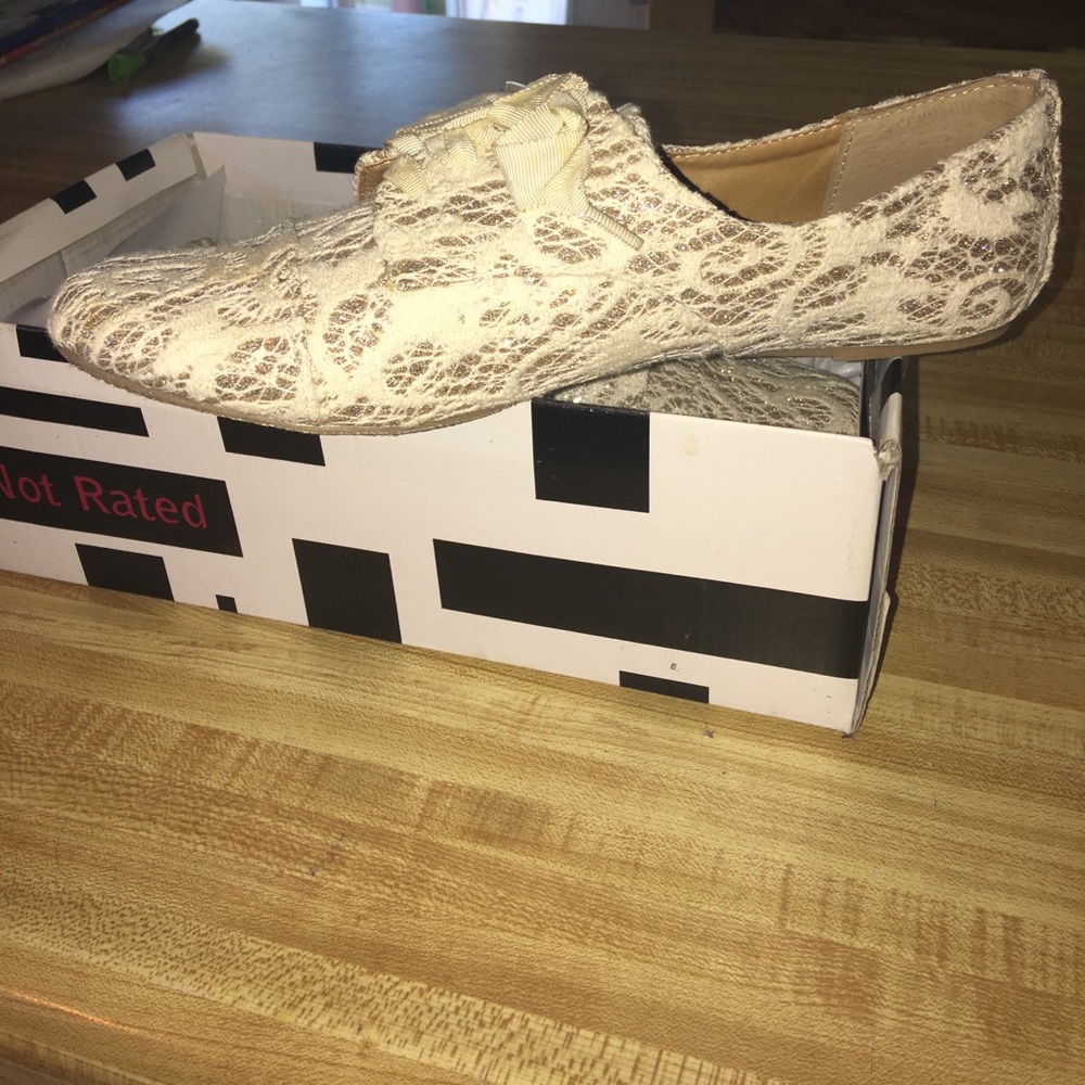 Brand new lace glitter shoes