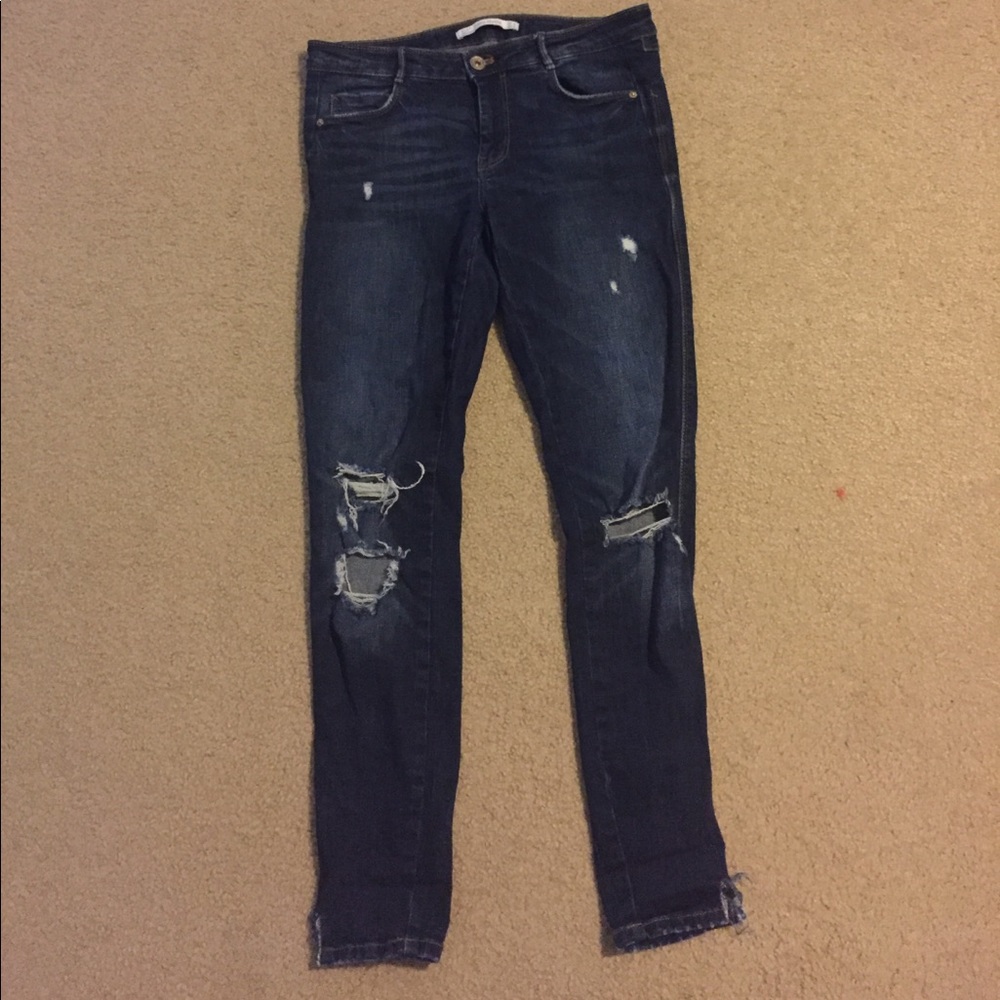 Zara trafaluc distressed dark wash denim size 6