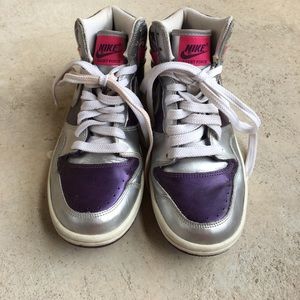 Nike women's court force