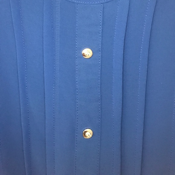 Top - Picture 2 of 4