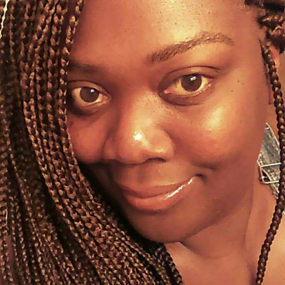 Meet your Posher, Lysandra