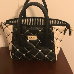 Betsey Johnson black and white heart small purse