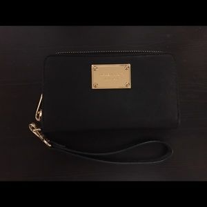 Michal Kors wristlet/wallet