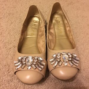 🎁🎁 SALE!!! LIKE NEW Nude flats 🎁🎁