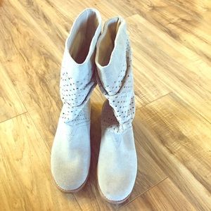 TOMS Serra Boot in Oxford Tan Suede