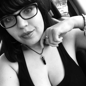 Meet your Posher, Elyssa