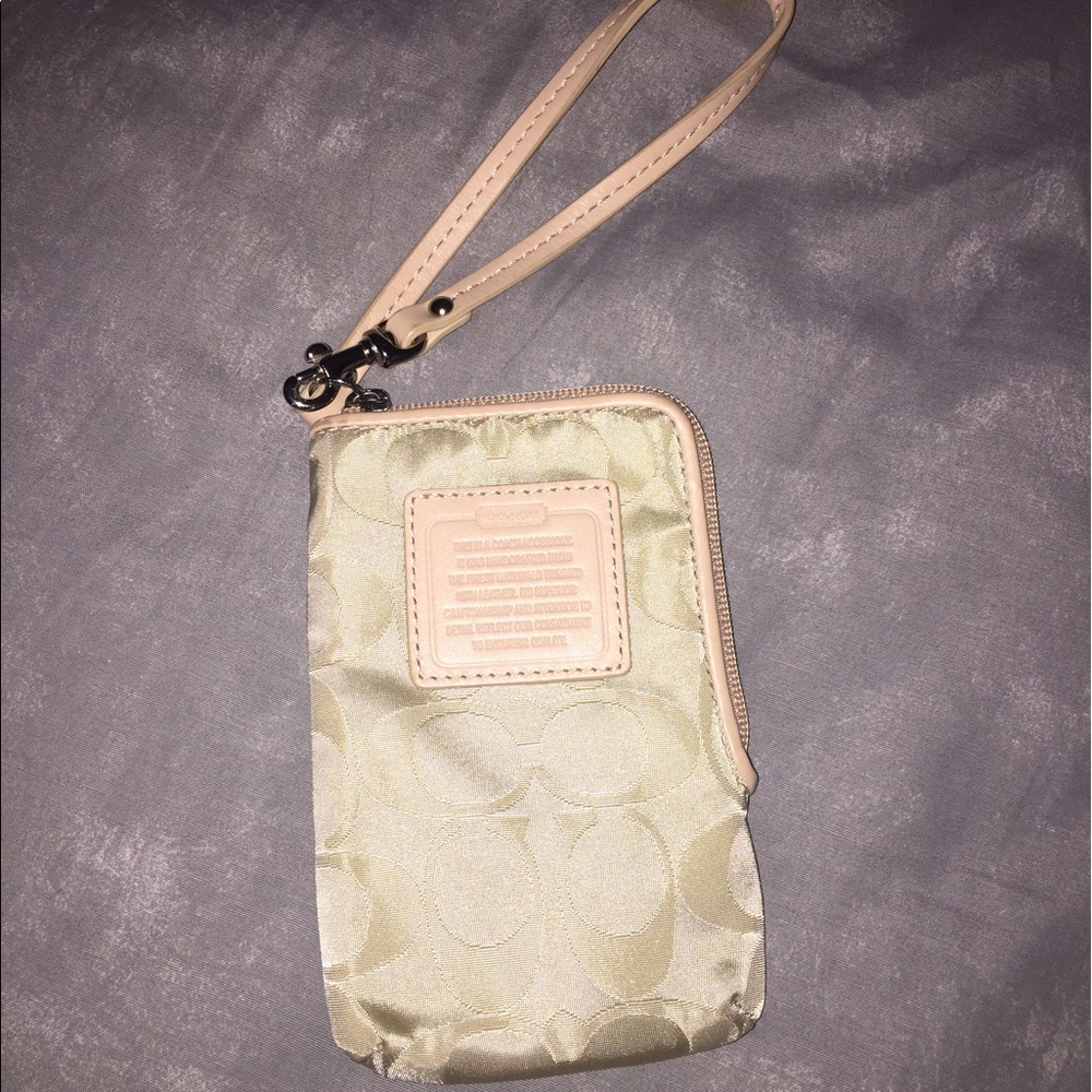 Coach wristlet! AUTHENTIC