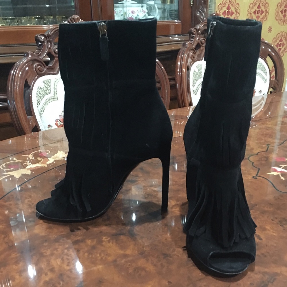 Gucci Suede Becky Fringe Heel Sandal in Black