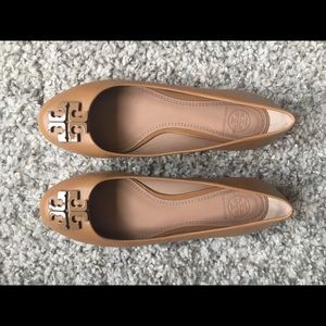 Tory Burch ballet flats in Blonde, Size 7.5