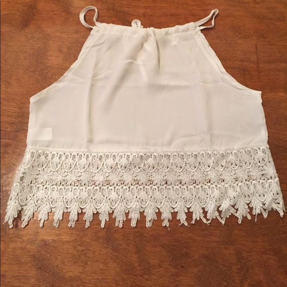 New Crochet Lace Crop Top Medium - Picture 4 of 5