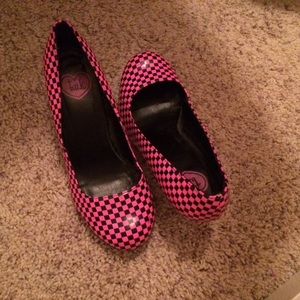 T.U.K pink black rockabilly punk pinup goth heels