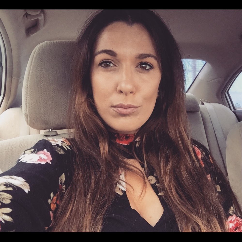 Meet your Posher, Dominique