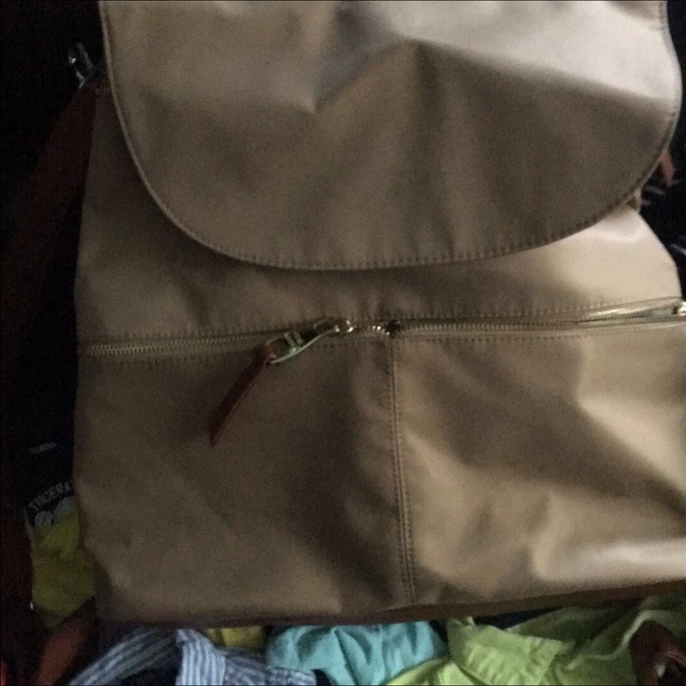 Backpack - Picture 4 of 4
