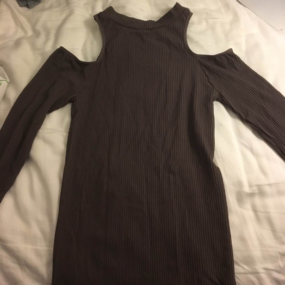 Shoulder Cut-Out Top
