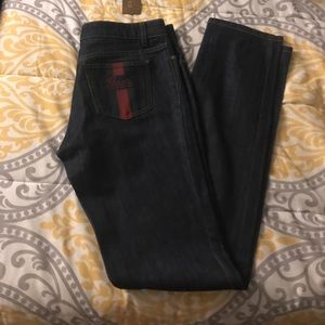 Gucci Women's Jeans fits a 9/10.