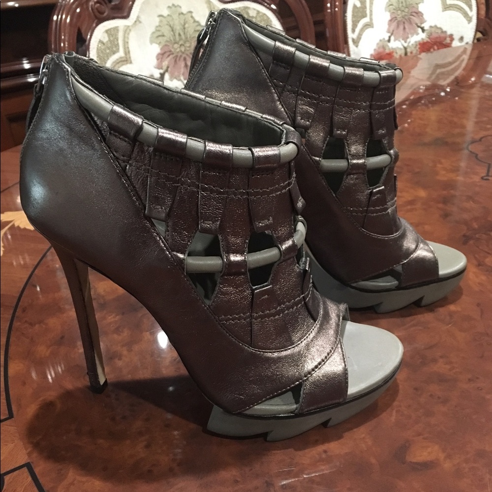 Camilla Skovgaard Saw Heel