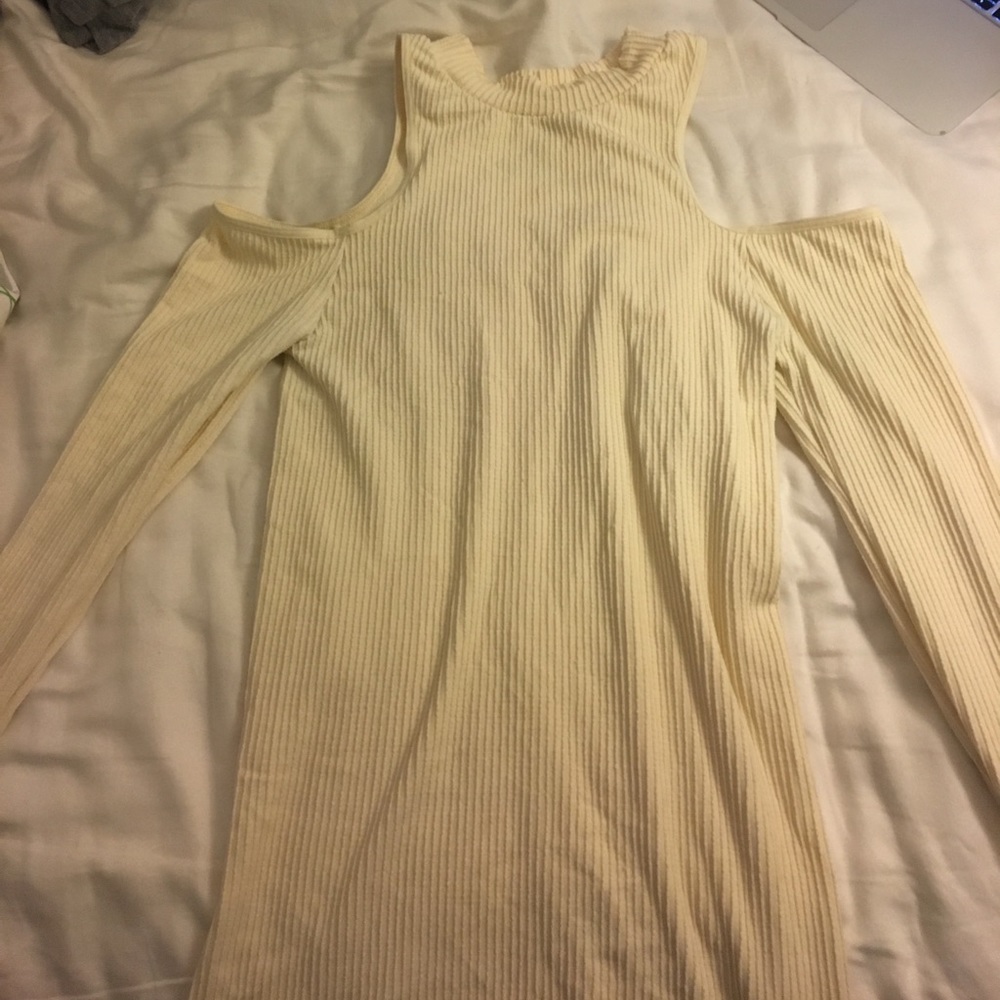 Shoulder Cut-Out Top