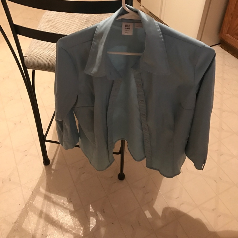 ❄️3 for $15 Great top with dress pants or jeans.